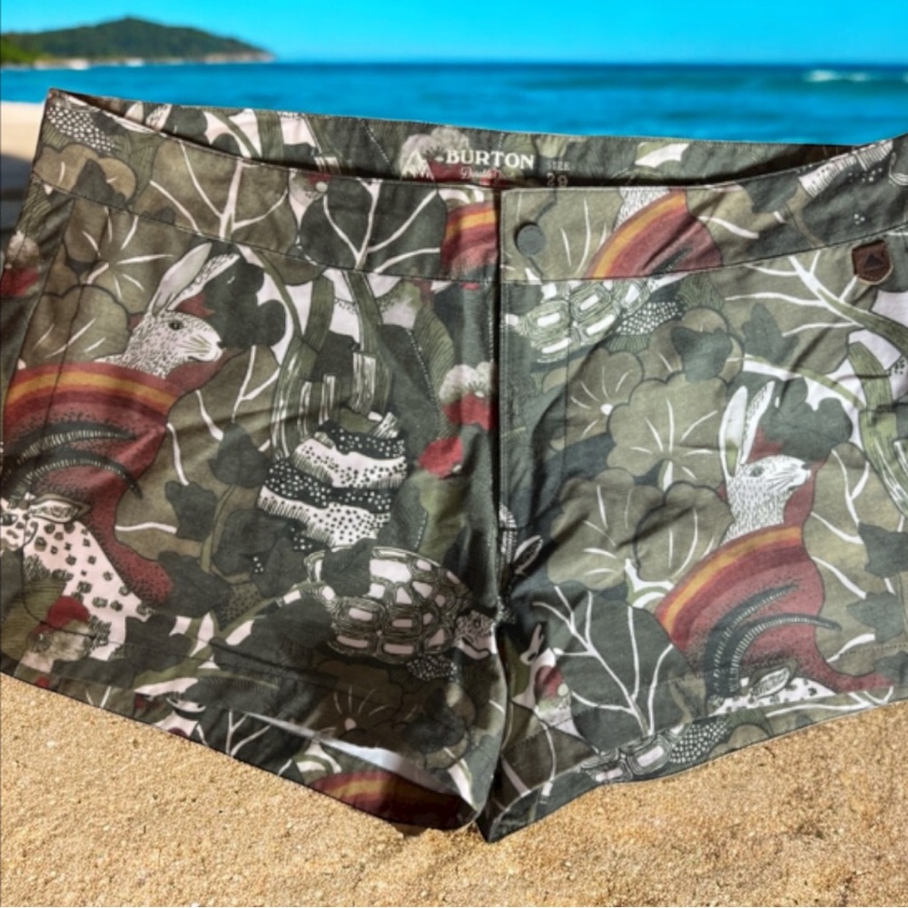 Burton Durable‎ Goods Camo Jungle Print Shorts Size 29